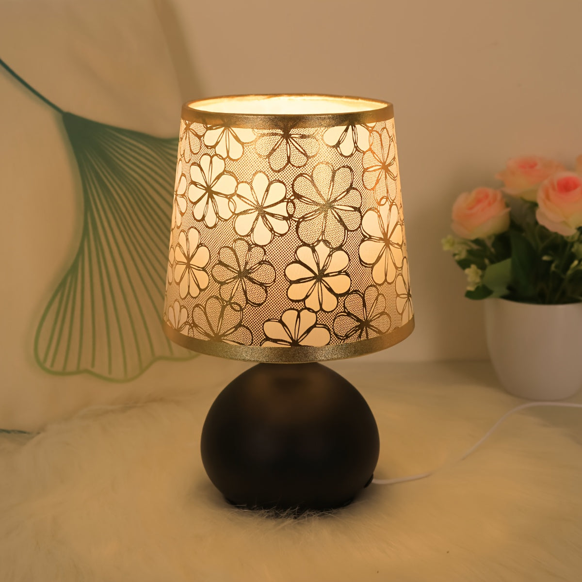Modern minimalist sunflower table lamp with adjustable brightness