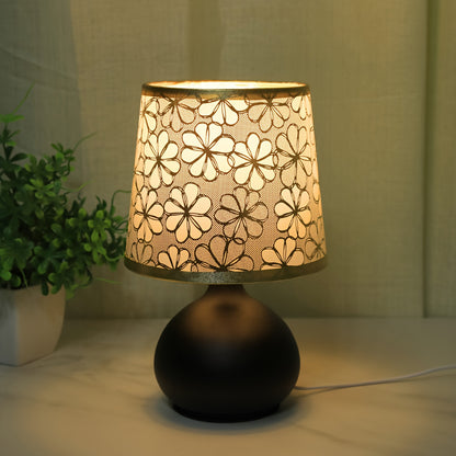 Modern minimalist sunflower table lamp with adjustable brightness